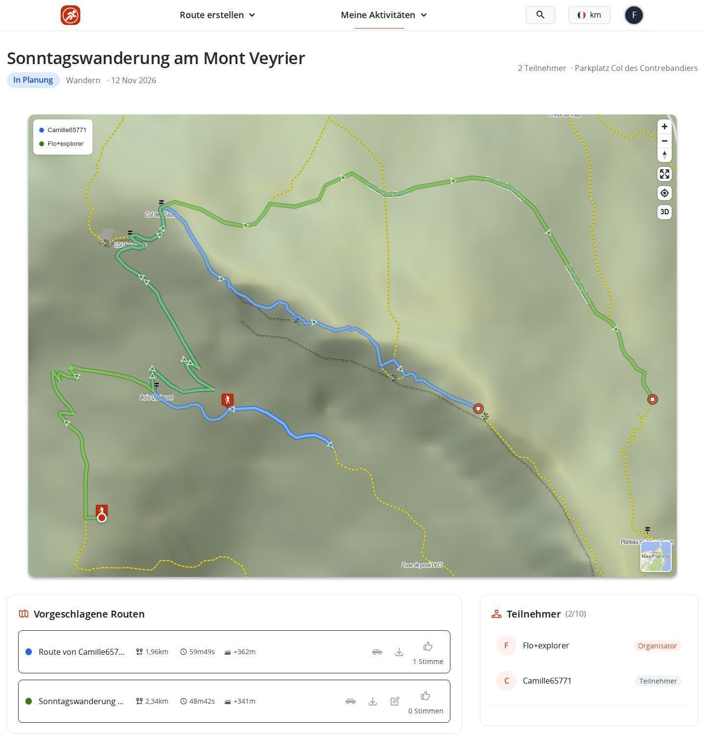 Seite eines kollaborativen Ausflugs in MapPlanner am Computer: zwei Routen in verschiedenen Farben auf derselben Karte mit Legende, Liste der vorgeschlagenen Routen mit Distanz, Dauer, Höhenmetern und Stimmen sowie Liste der Teilnehmenden